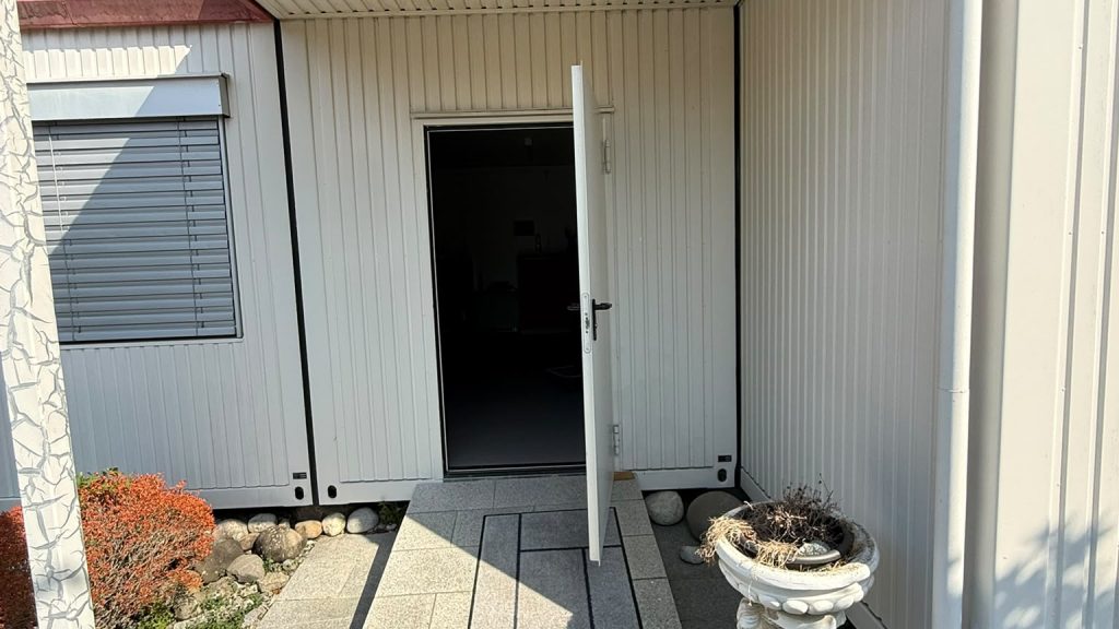 001 Container