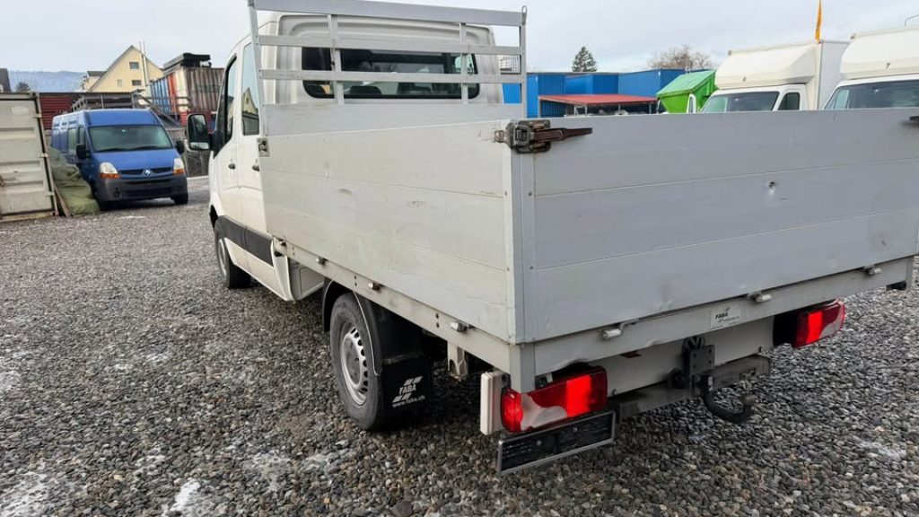 002 VW Crafter.jpg